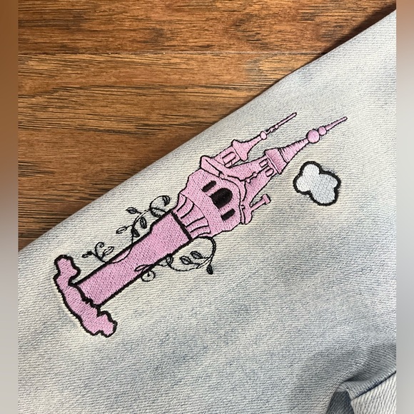 Disney Women’s Denim Jacket Medium Light Wash Character Patch - Picture 6 of 13